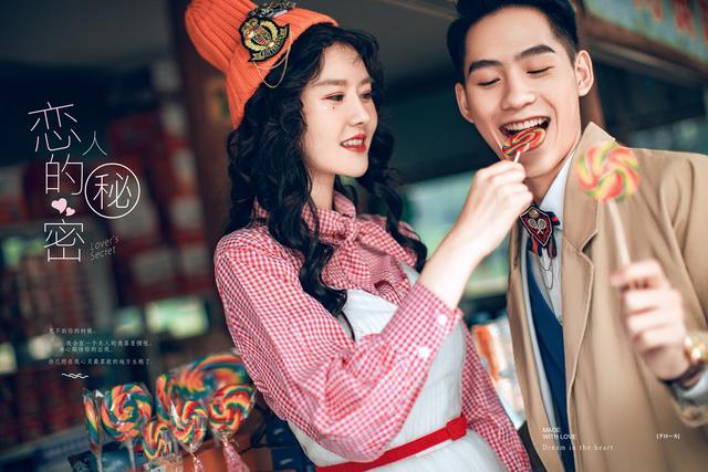 婚纱客厅组合挂画图片_客厅婚纱照类型图片欣赏_婚纱照客厅布置效果图