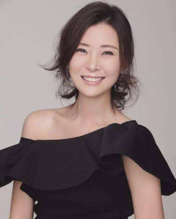 能跟朋友拍婚纱照吗_婚纱能照拍朋友圈文案吗_拍婚纱照能带朋友吗